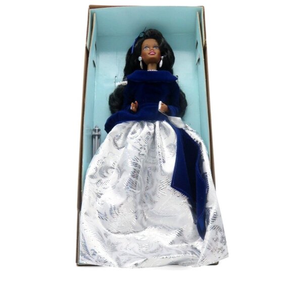 AVON Exclusive BARBIE Special Edition 1995 Winter Velvet Doll Boxed - Picture 10 of 10